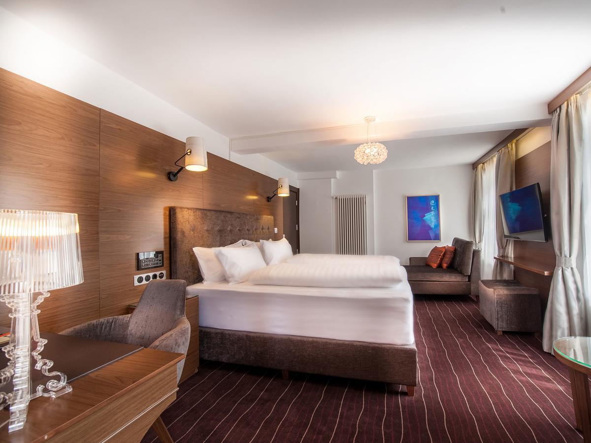 Arthaushotel होटल